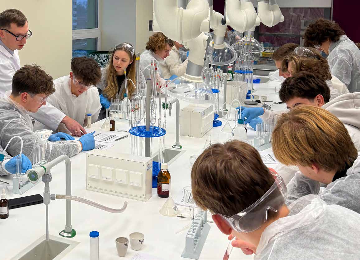 Students working in an ISST laboratory
